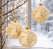 elegante glas julekugler 8 cm i nordisk stil
